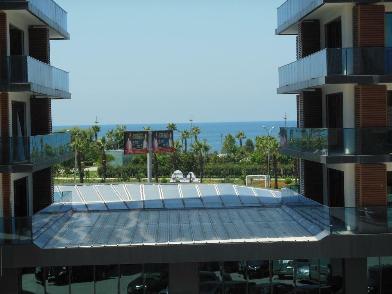 Бежевые Апартаменты Batumi Exterior photo