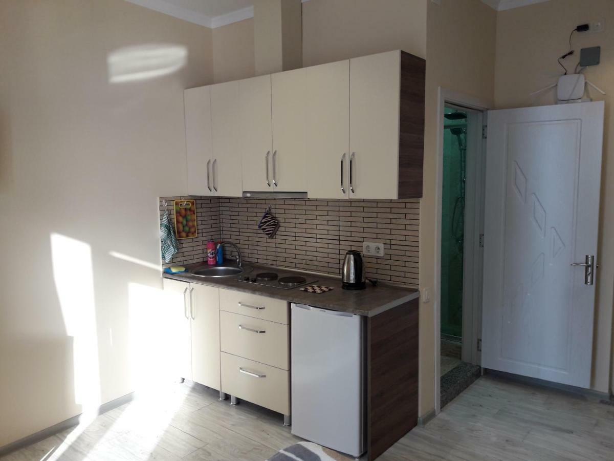 Бежевые Апартаменты Batumi Exterior photo